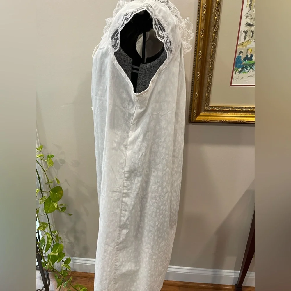Carriage court 2 piece nightgown‎ robe set ladies size 12/14 70s girly Vintage
